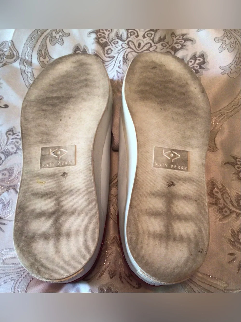 Katy Perry The Rizzo Cherry Sneakers Sz 8 - Picture 5 of 6